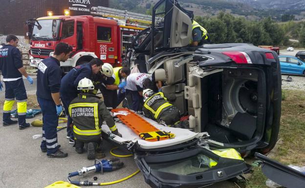 Los bomberos del 112 exigen que se regulen los puestos de trabajo y se cumpla el convenio