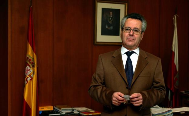 El magistrado del TSJC Juan Piqueras se jubila tras 43 años en la carrera judicial