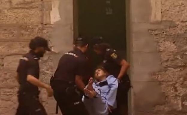 La presunta asesina de su marido, un santanderino de 69 años en Alicante, acusa del crimen a un desconocido