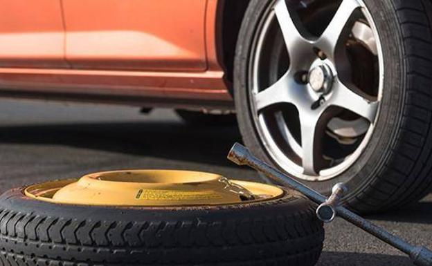 Cómo cambiar la rueda del coche