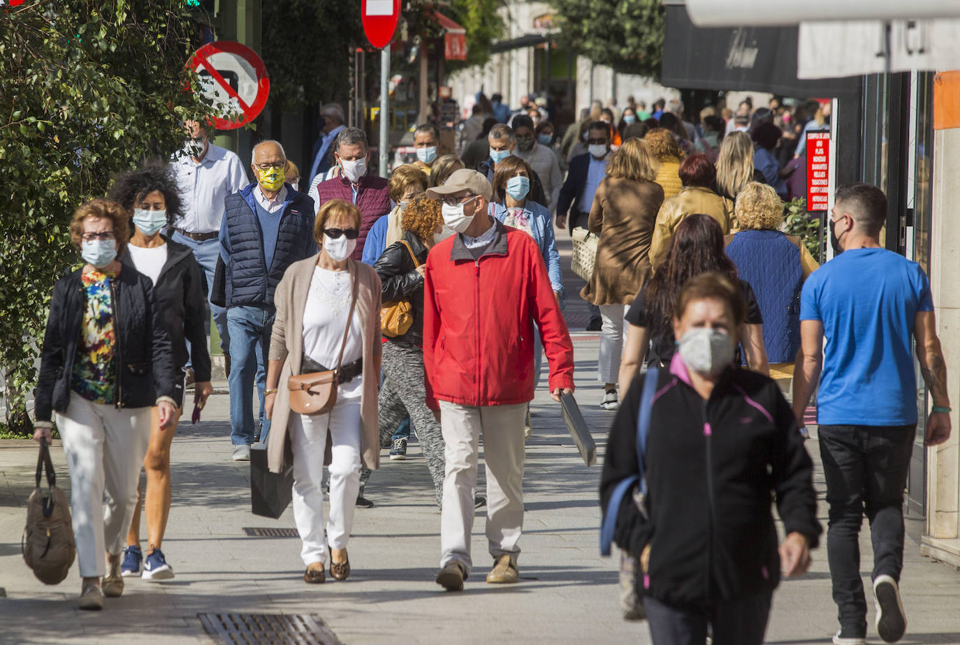 La mayoría cumple con las normas ante el covid, pero siempre hay excepciones