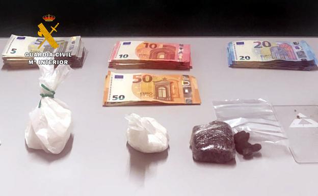 Desarticulado un punto de venta de droga en un bar de Bárcena de Pie de Concha