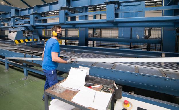 La actividad industrial volvió a crecer en septiembre tras la recaída de agosto