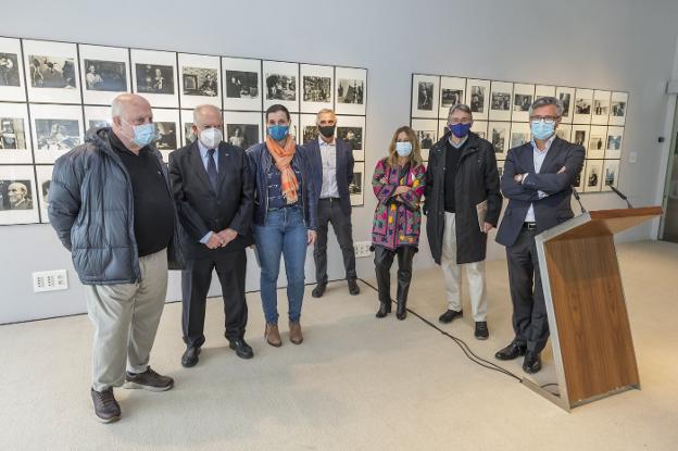 'Silencio y Mirada' aúna los retratos y relatos de 25 creadores a través de 100 fotografías