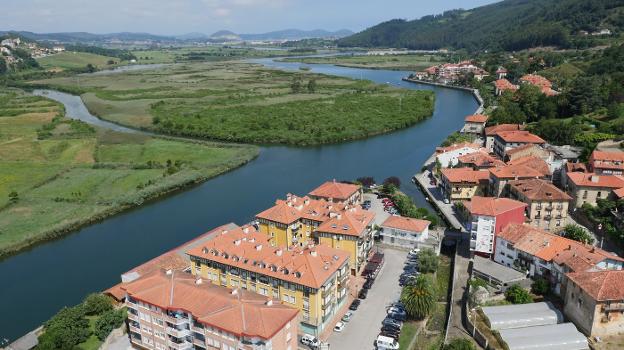 El saneamiento del Asón no se retomará hasta que avance la obra del subfluvial Santoña-Laredo