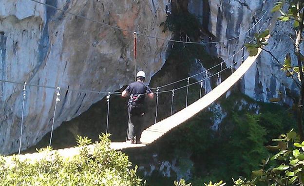 Peñarrubia tendrá el puente tibetano «más grande del mundo»