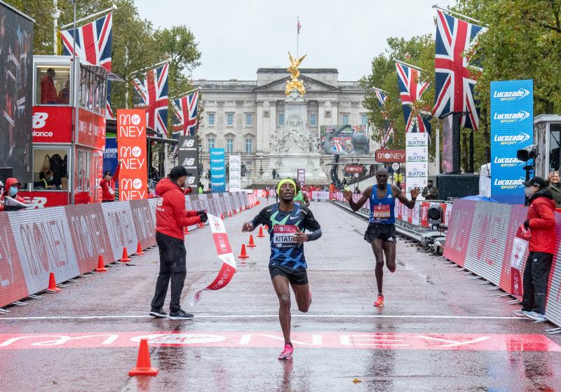 Kitata destrona al 'rey' Kipchoge