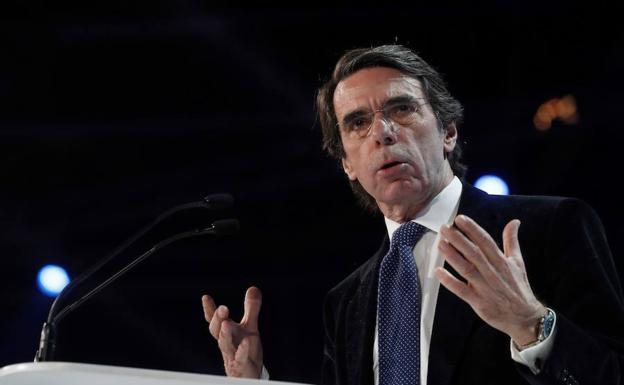 Aznar censura que se está legitimando a los hijos de ETA