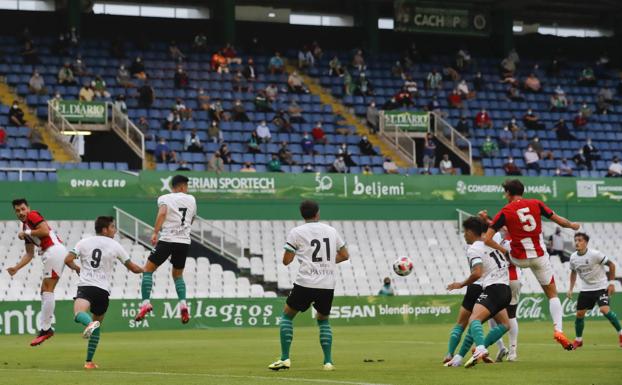 El Racing habilita 1.000 entradas a sus abonados para el partido amistoso del domingo contra el Amorebieta