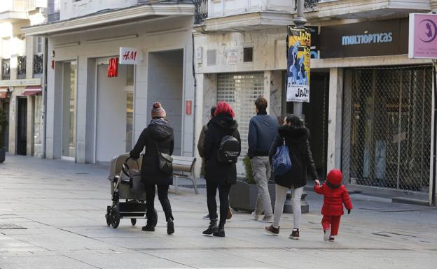 El Supremo considera discriminación no cobrar bonus durante la baja de paternidad