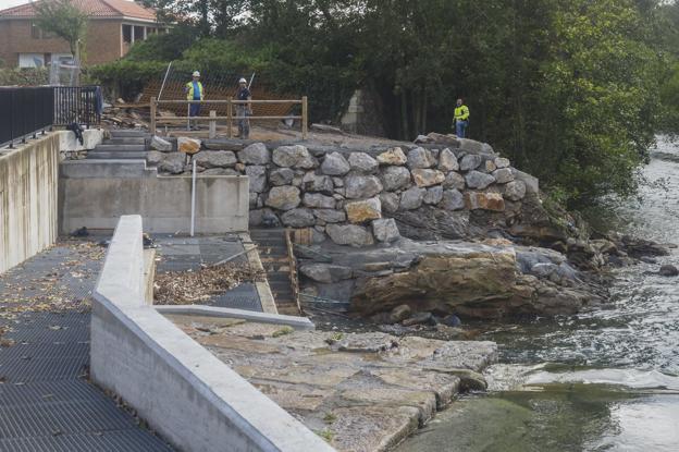 La obra de consolidación de la presa de Revolvo de Liérganes permitirá mejorar la zona de baño