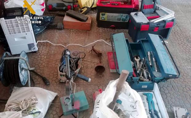 Detenido un ladrón de Los Corrales de Buelna por otros siete robos en su misma localidad