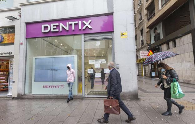 Los clientes de Dentix en Cantabria ven «muy difícil» recibir el tratamiento o recuperar el dinero