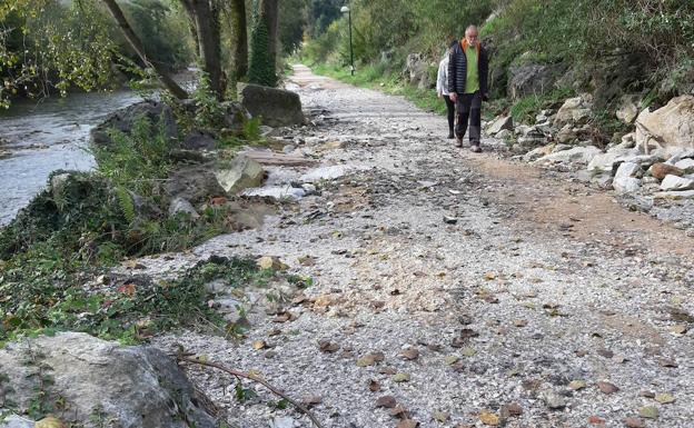 Obras Públicas reparará el carril bici de Barros a Las Caldas que resultó dañado en las inundaciones de enero de 2019