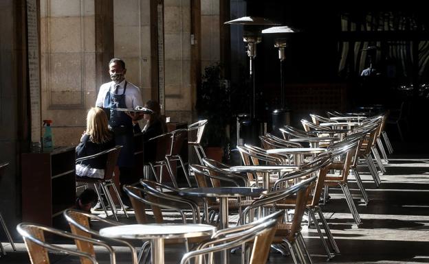 El Govern no descarta prolongar el cierre de bares y restaurantes