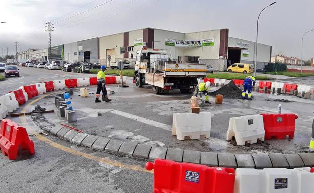 Los Corrales mejora la seguridad del tráfico en el polígono de Barros