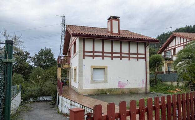 La unión vecinal en Meruelo arrincona a los okupas, que incluso sopesan dejar el pueblo