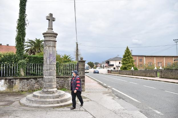Revilla de Camargo pide mantener el monolito de Primo de Rivera «sin la placa»