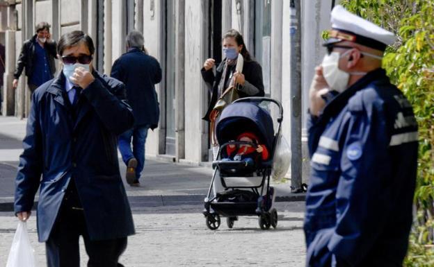 Lombardía y Campania impondrán el toque de queda nocturno