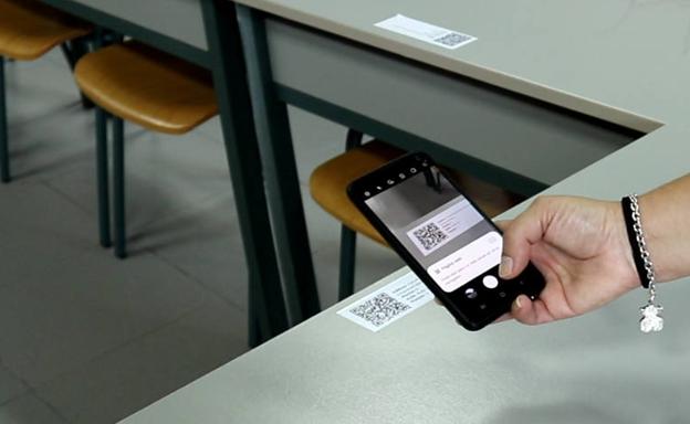 La UC implanta un sistema de identificación de puestos de estudio y trabajo por códigos QR para luchar contra el covid