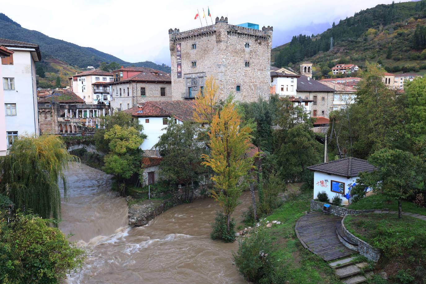 Desbordamiento de los ríos Deva y Quiviesa en Liébana