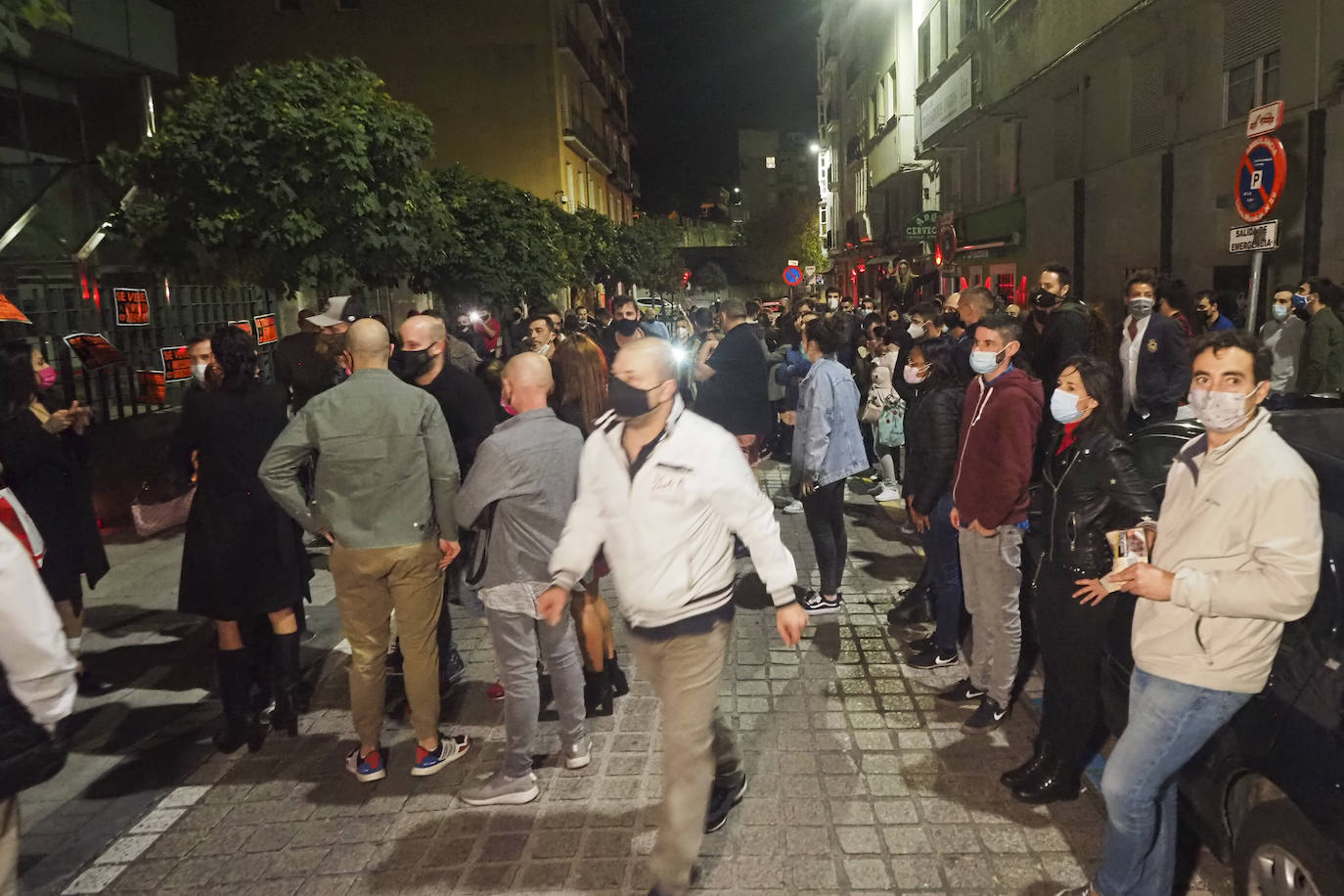 Protesta nocturna de los hosteleros por las calles de Santander