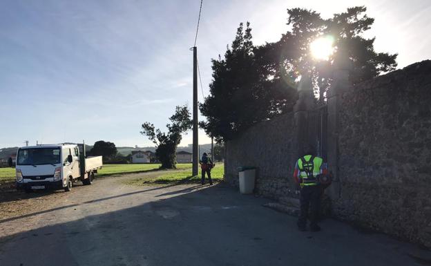 Ribamontán al Mar acondiciona sus cementerios y anuncia que habrá vigilancia por Todos los Santos