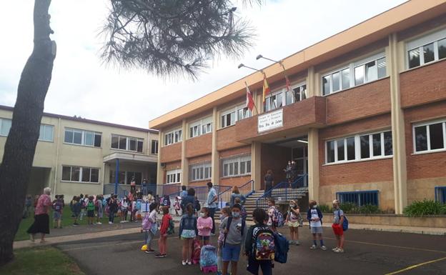 El PP critica que el Colegio de Latas interrumpa las clases presenciales por la Vuelta Ciclista a España