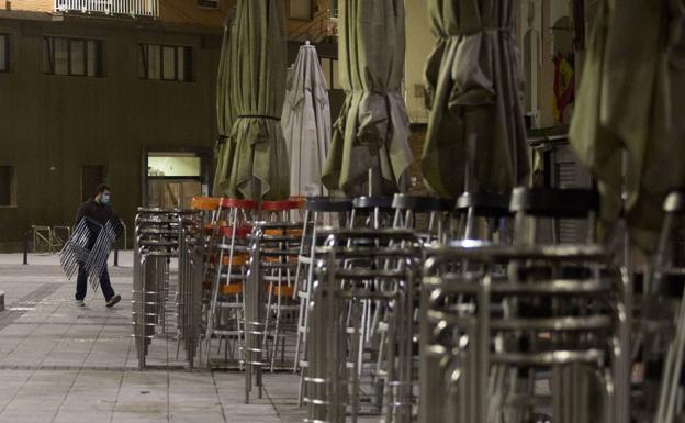 El bipartito dará un cheque de 500 euros a los hosteleros para paliar la pérdida de ingresos