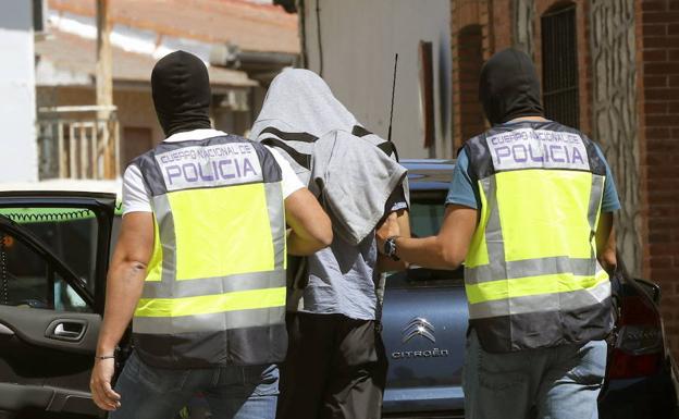 La Policía Nacional detiene a dos reclutadores de Daesh