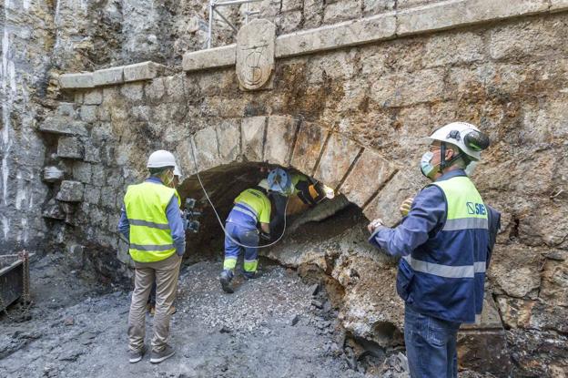 Los primeros pasos por el túnel de Tetuán desde la boca de El Sardinero