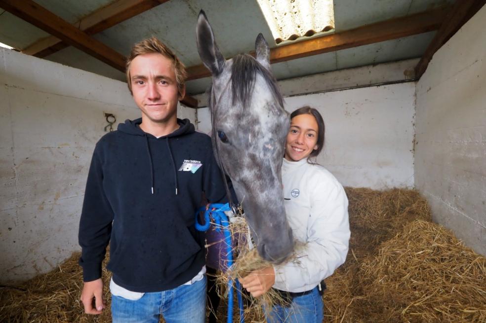 La vida a caballo de Victoria y César Alonso