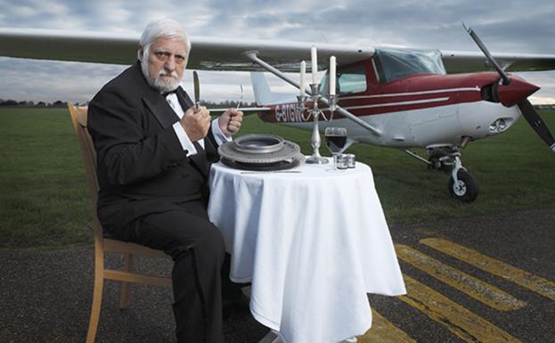 El hombre que se comió una avioneta y otras dietas poco recomendables