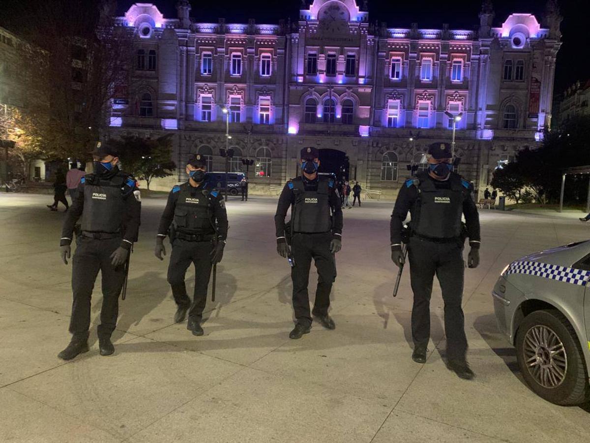 Noche de tensa calma en Santander