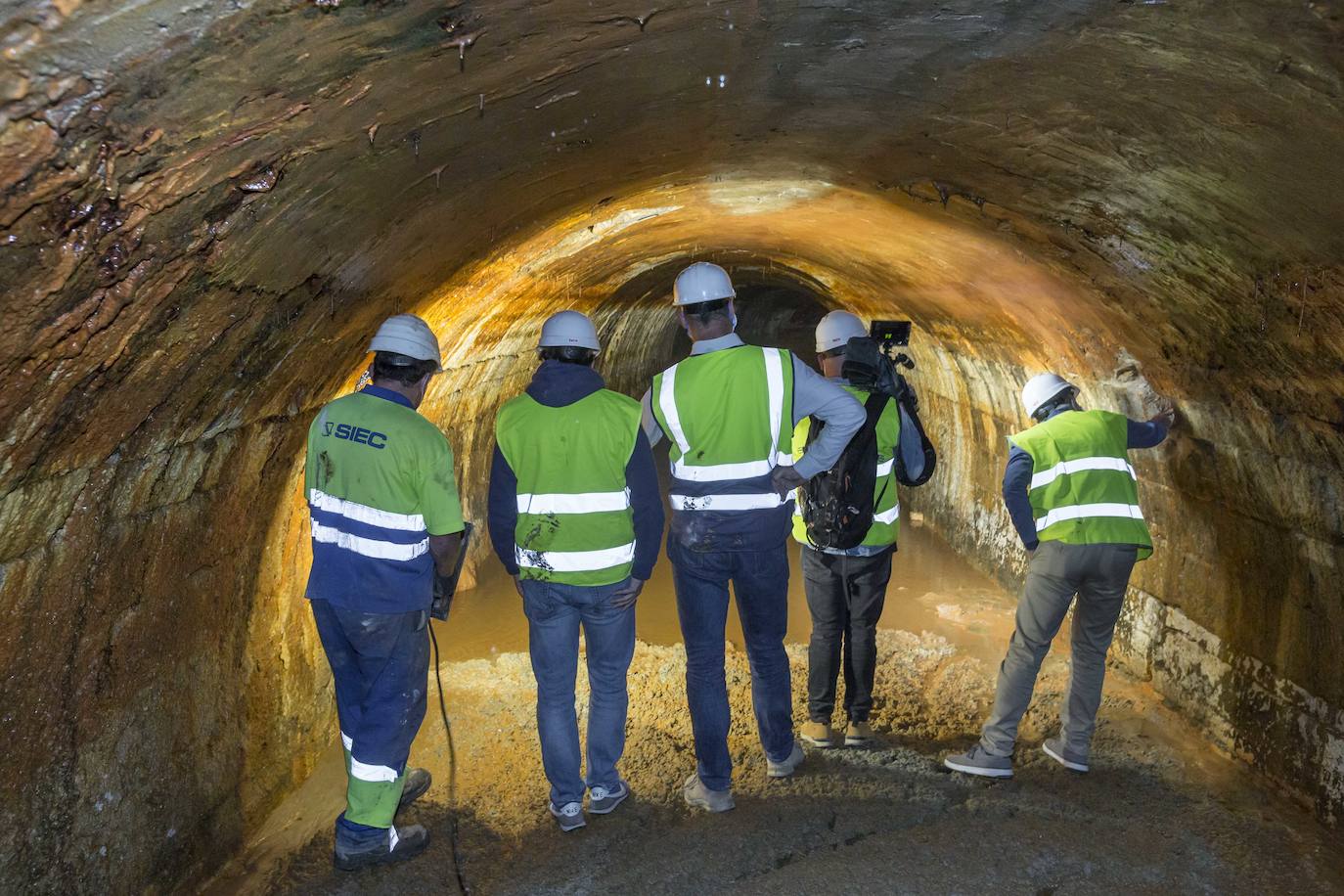 Los primeros pasos por el túnel de Tetuán desde la boca de El Sardinero