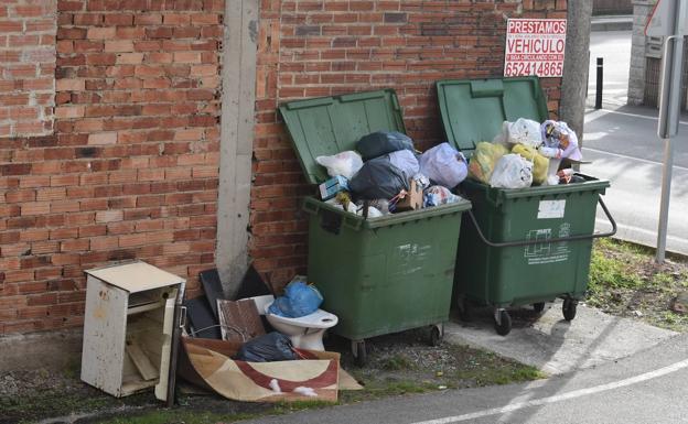 Los Corrales estudia la necesidad de ampliar la capacidad del punto limpio