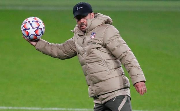 Simeone, sobre el estilo más ofensivo: «Se genera para abastecer a Suárez»