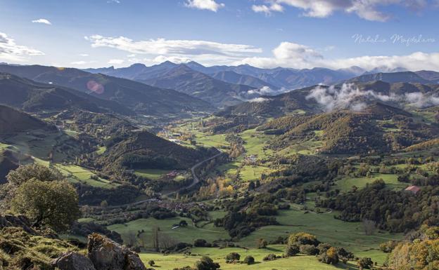 El 'tardíu' altera y aviva los colores de la naturaleza cántabra