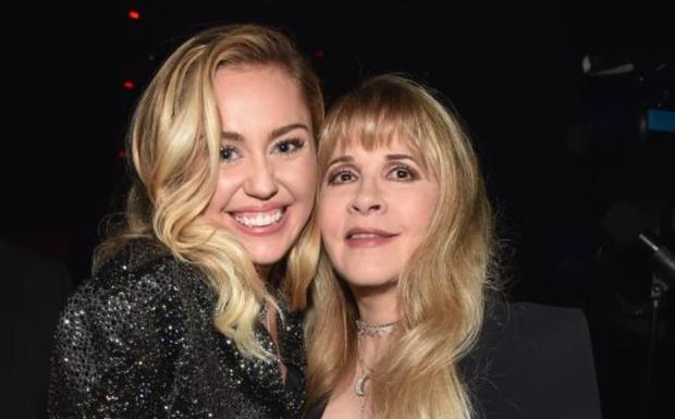 Miley Cyrus y Stevie Nicks, mano a mano