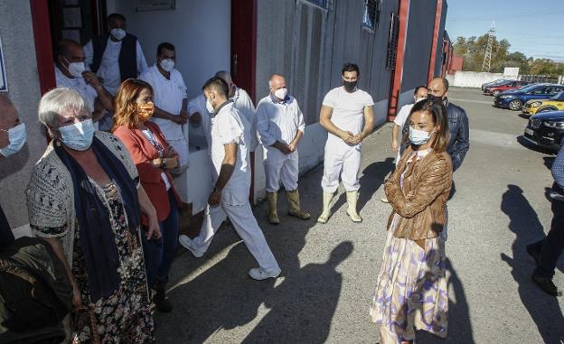 Aumenta la preocupación por el cierre del matadero, que sigue sin fecha de reapertura