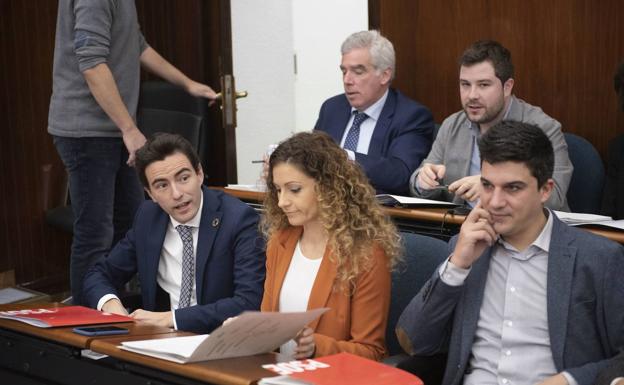 Los socialistas reprochan a Igual su «falta de ideas» para Santander, constatada en su entrevista con Revilla