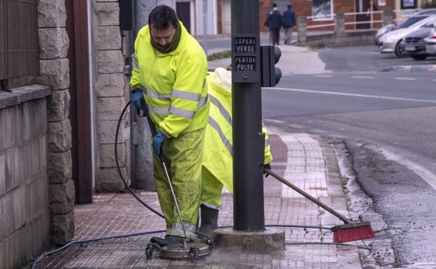 Acuerdo provisional para evitar la huelga de limpieza viaria en Camargo