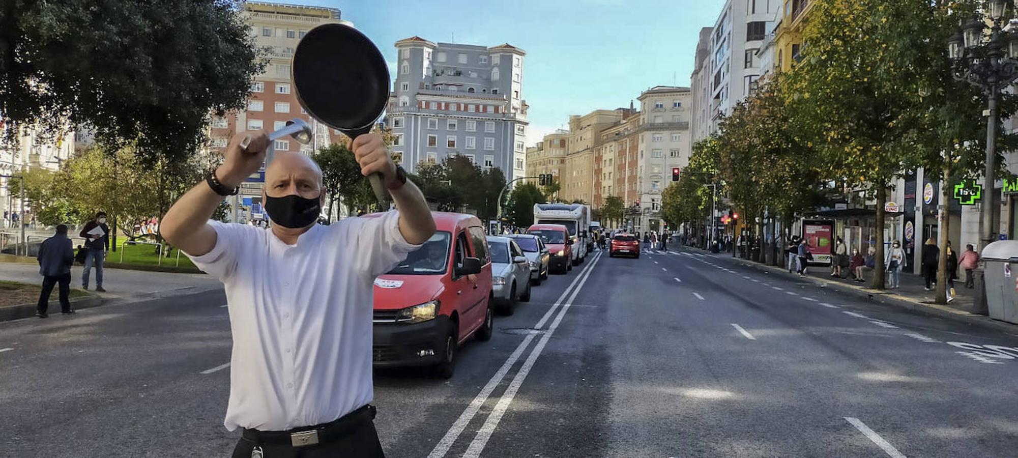 Protestas en coche de los hosteleros contra las restricciones