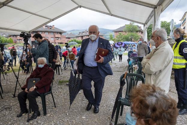 «Llevo 26 años en política y nunca me han condenado pese a los intentos de muchos»