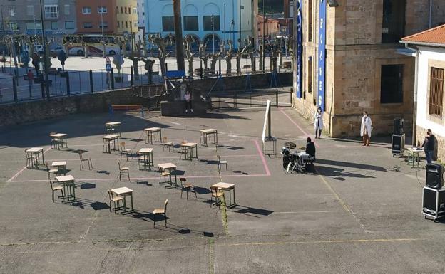 El colegio La Salle de Los Corrales protesta contra la Ley Celaá