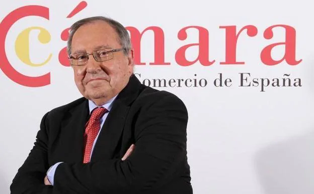 El presidente de la Cámara de Comercio de España, José Luis Bonet, participa en el Foro Besaya