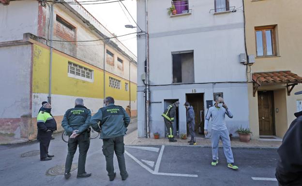 Incendio en una vivienda del barrio La Pesa, en Cabezón de la Sal