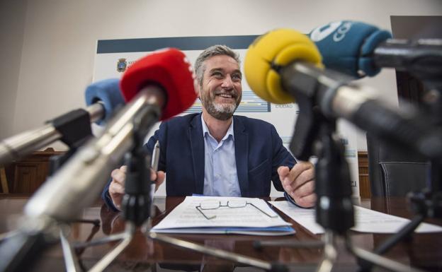 Ceruti pide retrasar el debate del estado de la ciudad y la alcaldesa le replica que se lo pida al PSOE