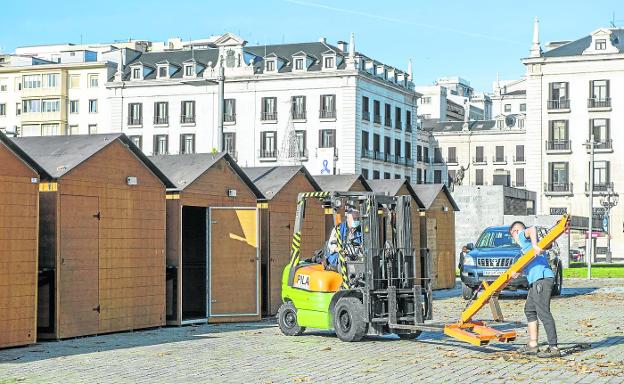 Santander prepara el mercadillo navideño con 48 puestos al aire libre en la Plaza de las Farolas