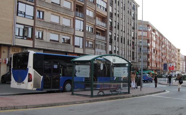 Santoñeses pide en una moción restablecer todos los servicios de autobús